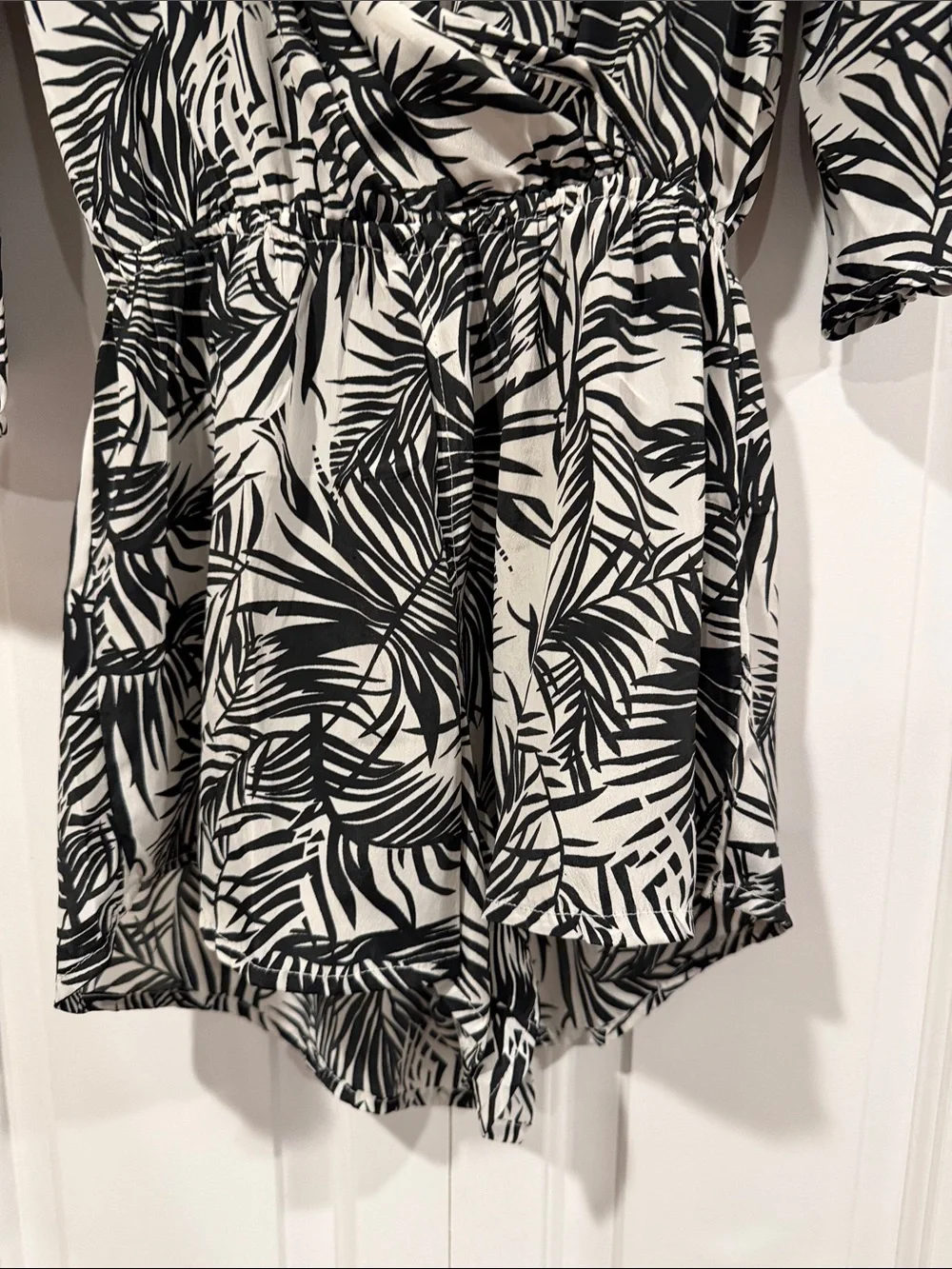 Elan Black and White Palm-Print Mini Shorts Romper small nwt